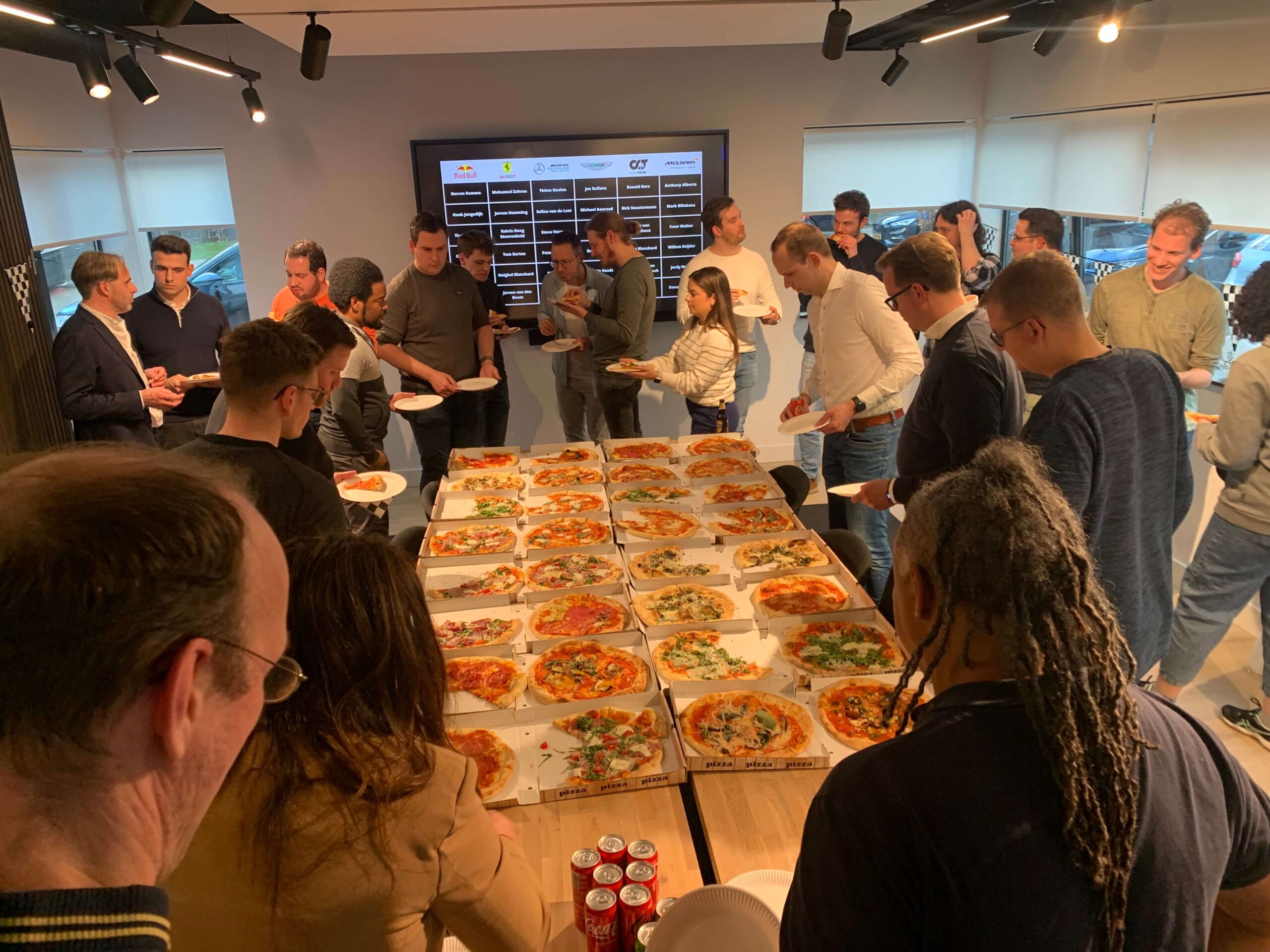 Pizza eten tijdens recruitment event