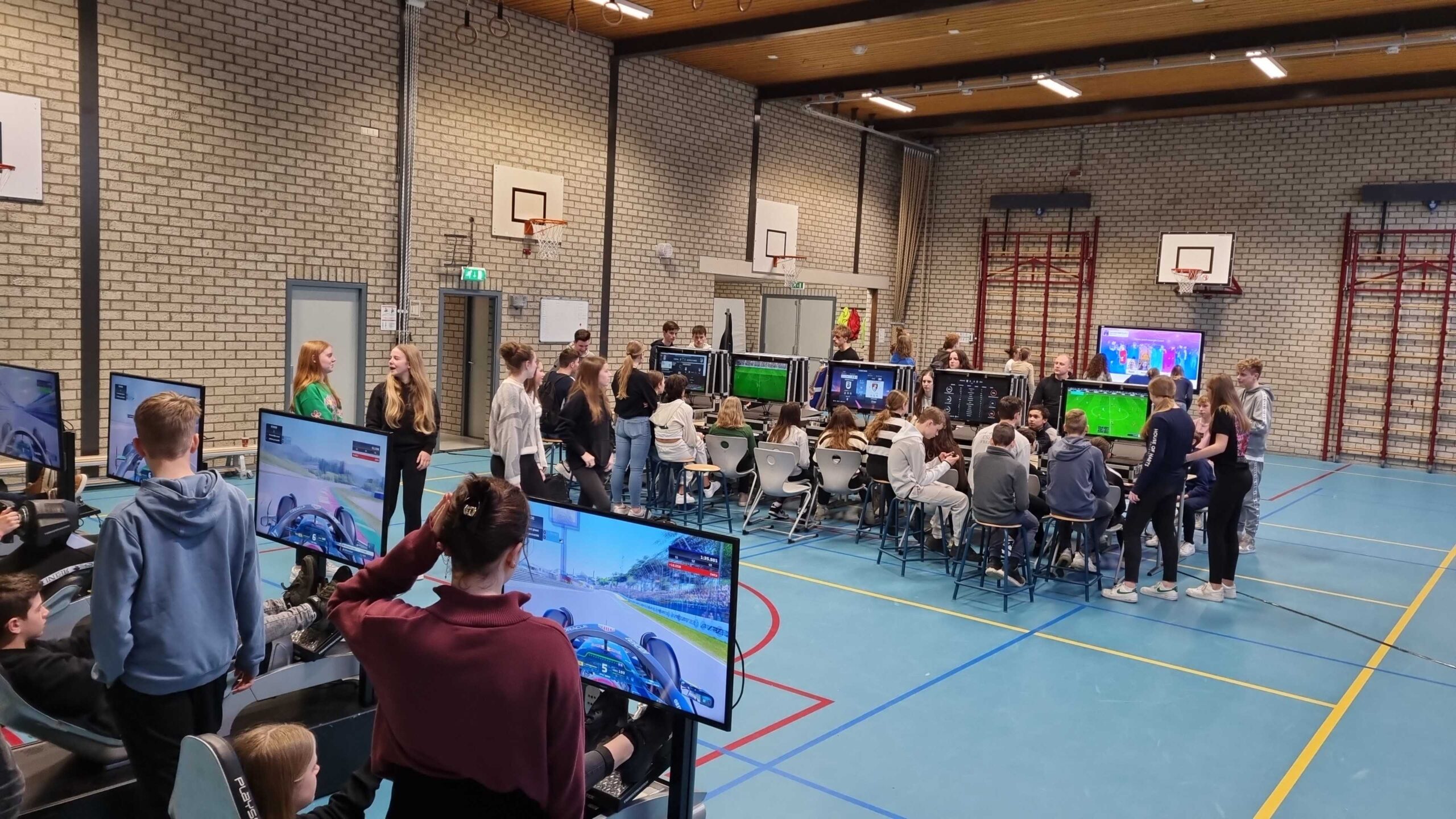 Verantwoord gamen in gymzaal van Yuverta