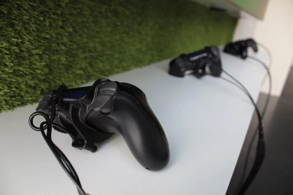 Close up van de controllers van de esportswall