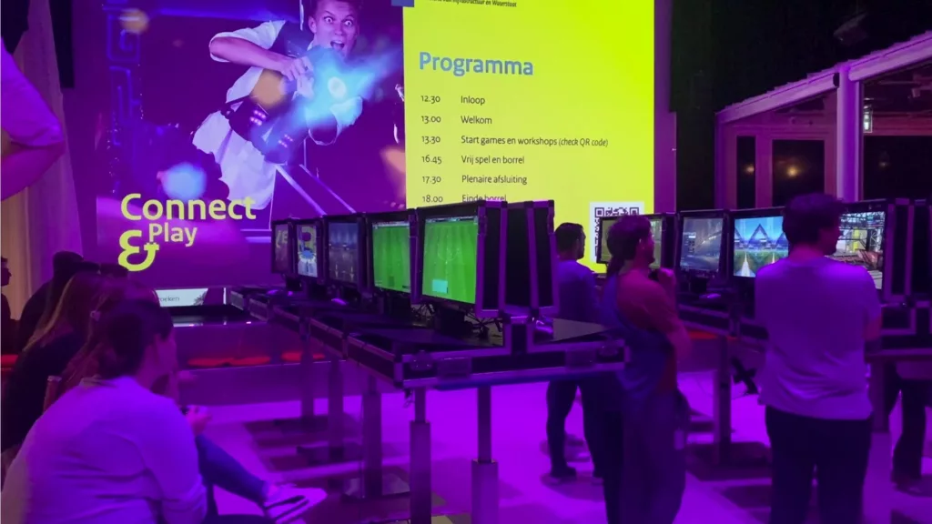 Workshops met activiteiten bij Rijkswaterstaat, overzichtsfoto van de gamecases